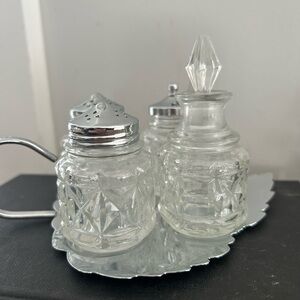 Set of 4 Sm Glass Cruet Oil Salt Pepper Silver Serving Leaf Tray Vintage